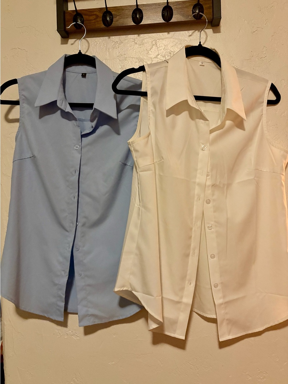 2-Pack Sleeveless Button Down Blouses Blue & White Size Large Workwear